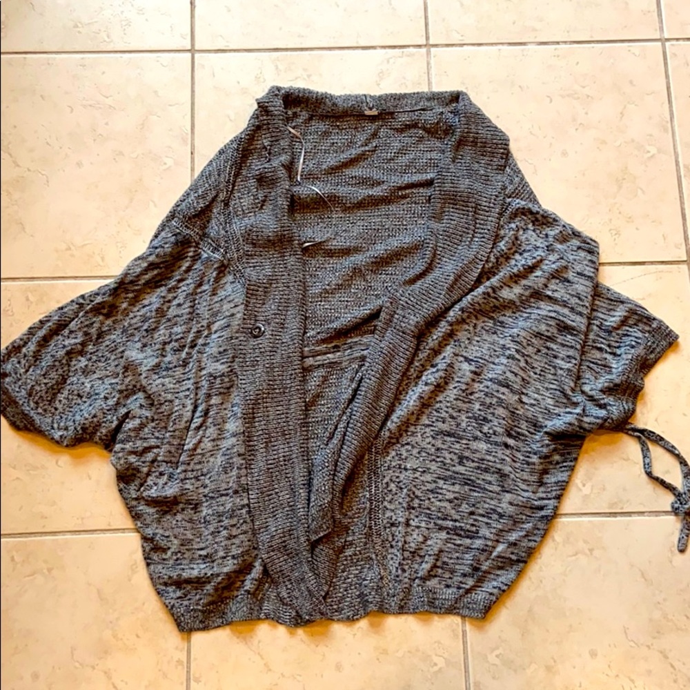Women’s Lululemon Grey Cardigan Sweater (6)